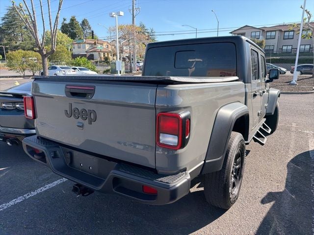 2023 Jeep Gladiator Sport