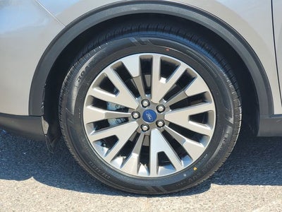 2022 Ford Escape Hybrid Titanium