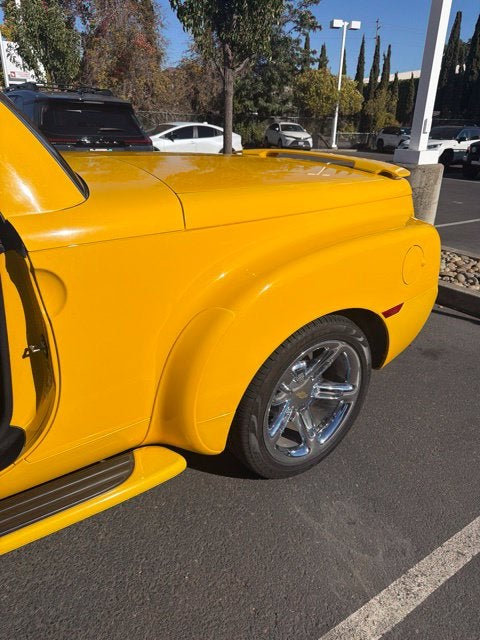 2004 Chevrolet SSR Base