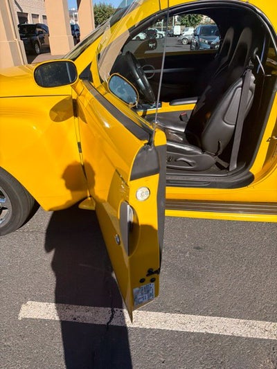 2004 Chevrolet SSR Base