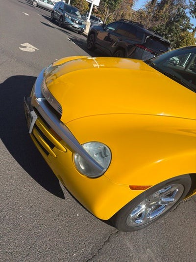 2004 Chevrolet SSR Base