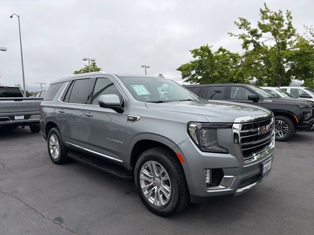 2023 GMC Yukon SLT w/ Captain Chairs