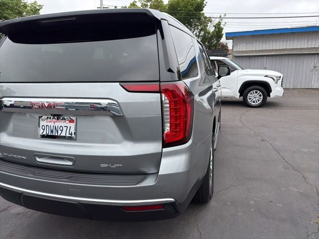 2023 GMC Yukon SLT w/ Captain Chairs