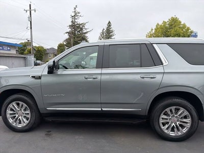 2023 GMC Yukon SLT w/ Captain Chairs