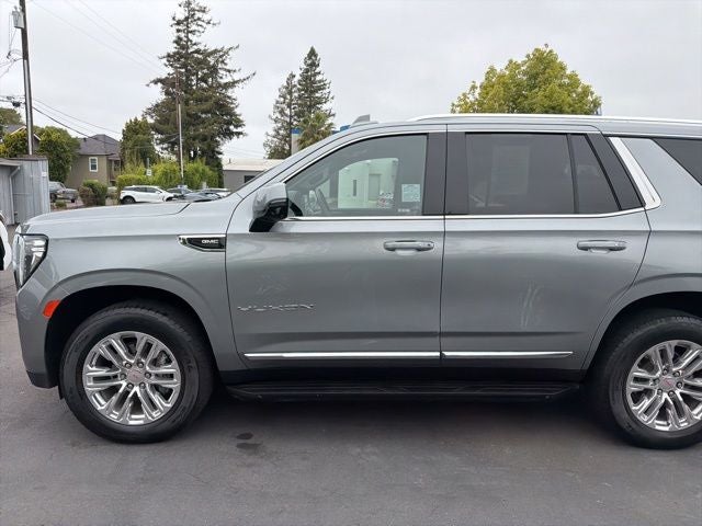 2023 GMC Yukon SLT w/ Captain Chairs