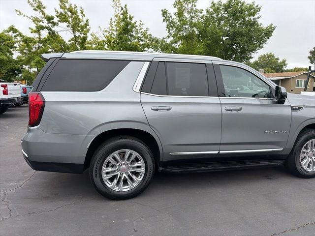 2023 GMC Yukon SLT w/ Captain Chairs