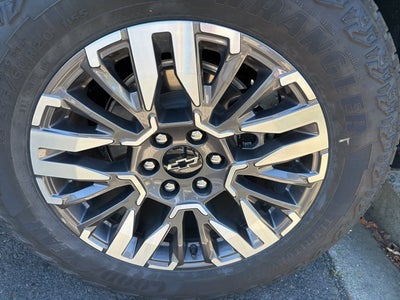 2025 Chevrolet Suburban Z71