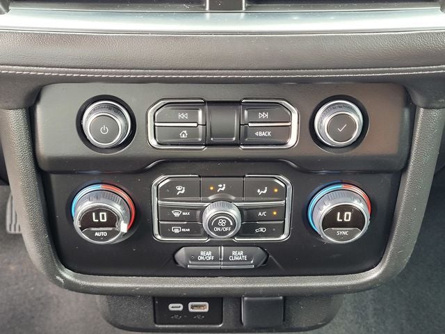 2024 Chevrolet Suburban LS