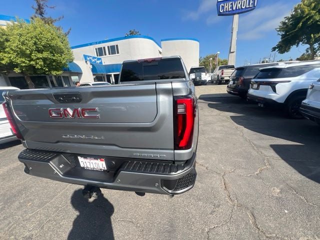 2025 GMC Sierra 2500HD Denali