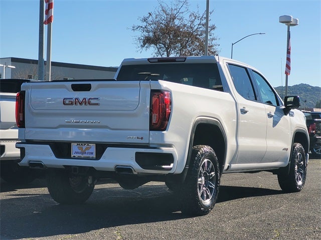 2025 GMC Sierra 1500 AT4