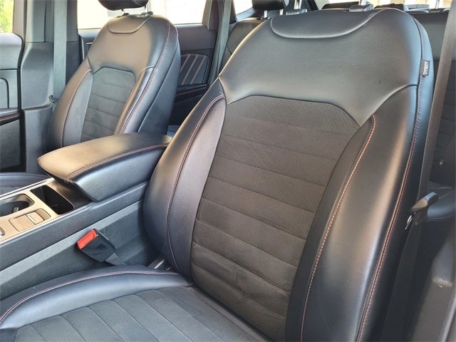 2022 Ford Edge ST Line