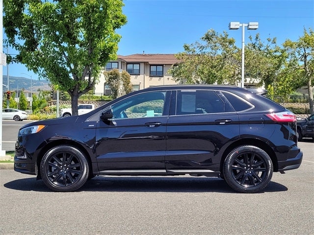 2022 Ford Edge ST Line
