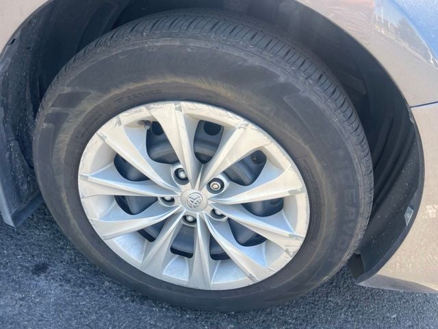 2015 Toyota Camry Hybrid LE