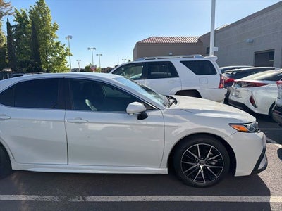 2022 Toyota Camry SE