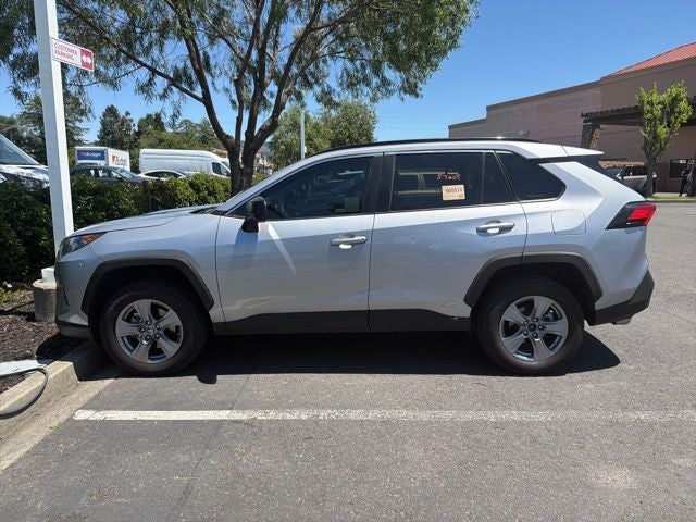 2022 Toyota RAV4 Hybrid LE