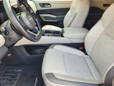 2022 Nissan Pathfinder Platinum