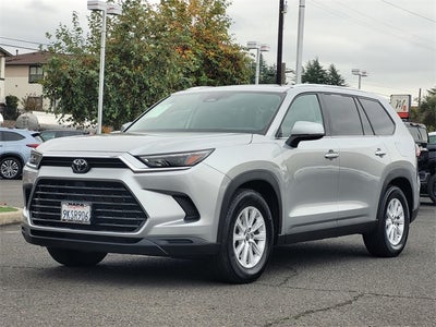 2024 Toyota Grand Highlander XLE AWD 8 Passenger