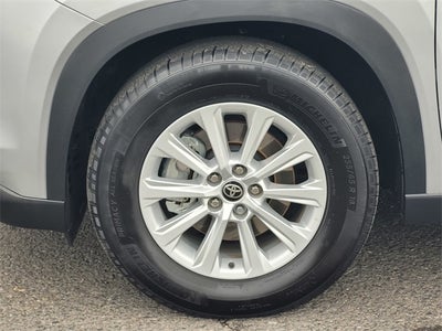 2024 Toyota Grand Highlander XLE AWD 8 Passenger