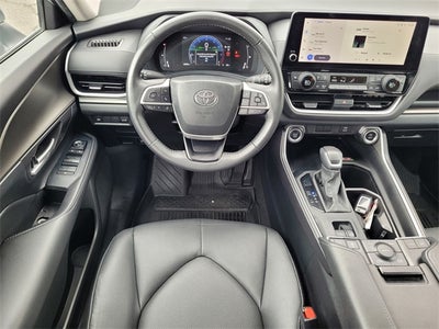 2024 Toyota Grand Highlander XLE AWD 8 Passenger