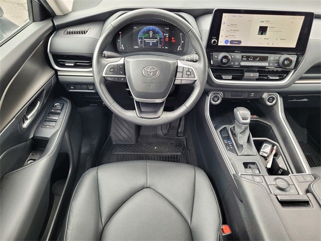 2024 Toyota Grand Highlander XLE AWD 8 Passenger