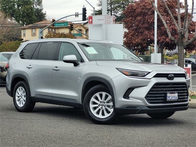 2024 Toyota Grand Highlander XLE AWD 8 Passenger