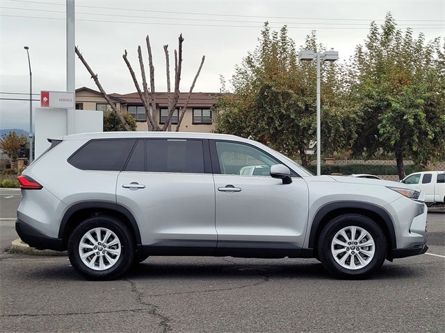 2024 Toyota Grand Highlander XLE AWD 8 Passenger