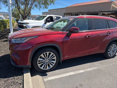 2022 Toyota Highlander Hybrid Platinum