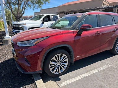 2022 Toyota Highlander Hybrid Platinum