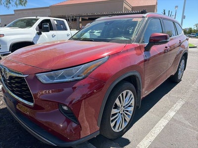 2022 Toyota Highlander Hybrid Platinum