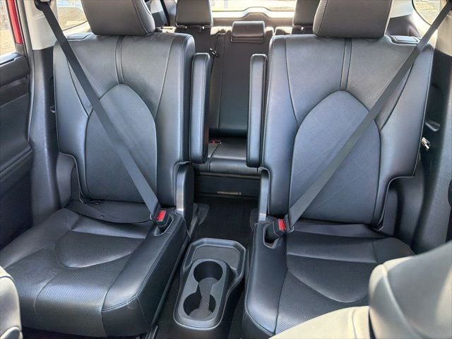 2022 Toyota Highlander Hybrid Platinum