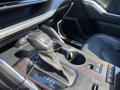 2022 Toyota Highlander Hybrid Platinum