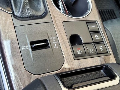 2023 Toyota Highlander Hybrid Platinum