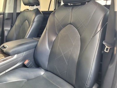 2023 Toyota Highlander Hybrid Platinum