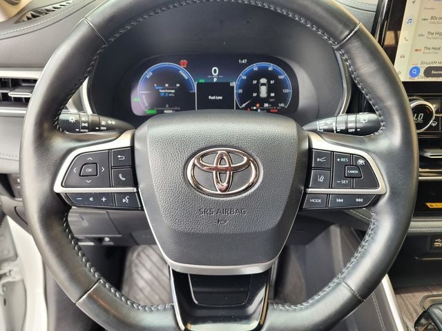 2023 Toyota Highlander Hybrid Platinum