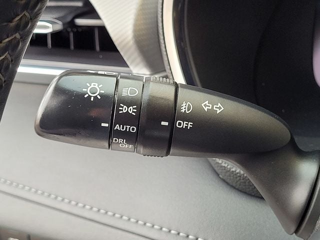 2023 Toyota Highlander Hybrid Platinum