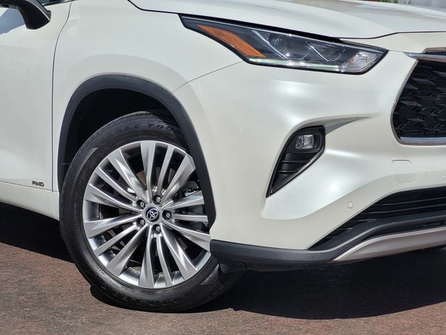 2023 Toyota Highlander Hybrid Platinum