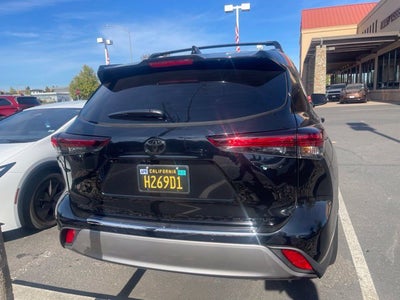 2026 Toyota Highlander Hybrid Platinum