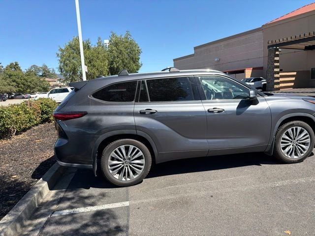 2021 Toyota Highlander Platinum