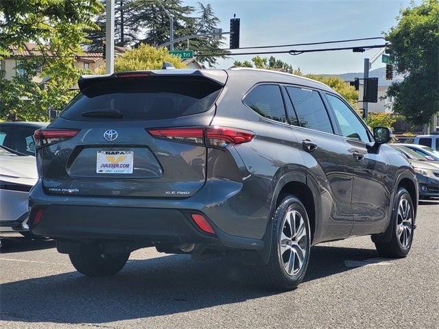 2022 Toyota Highlander XLE