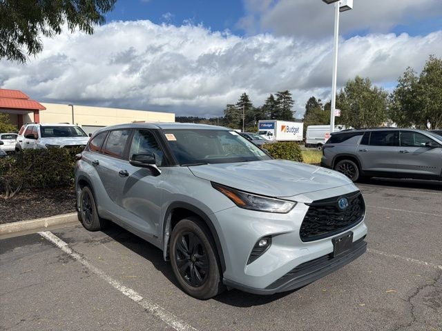 2024 Toyota Highlander Hybrid LE Nightshade