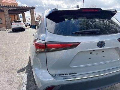 2024 Toyota Highlander Hybrid LE Nightshade