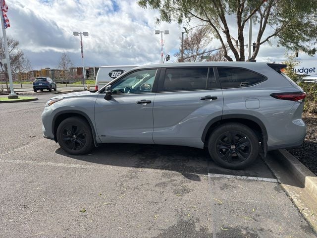 2024 Toyota Highlander Hybrid LE Nightshade