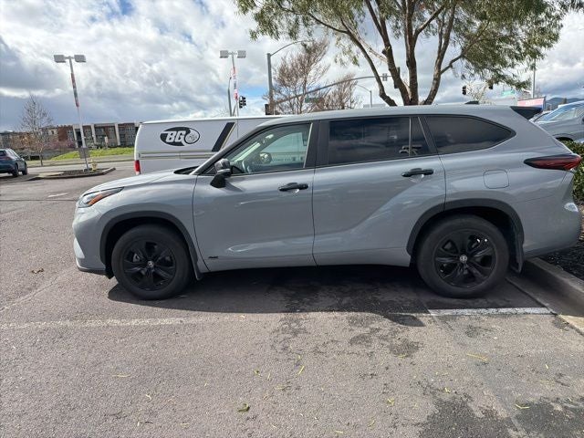 2024 Toyota Highlander Hybrid LE Nightshade