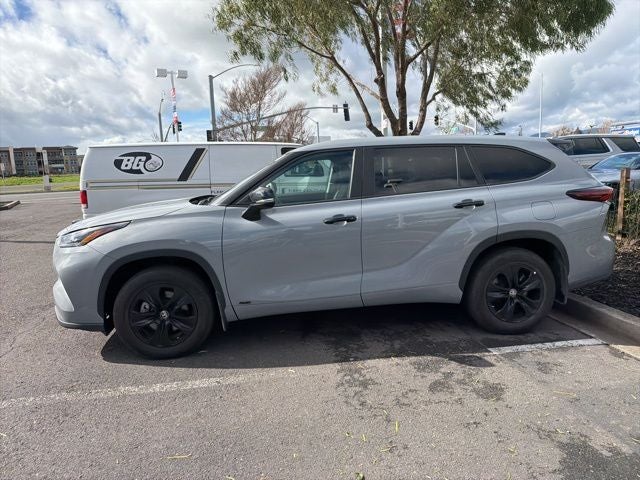 2024 Toyota Highlander Hybrid LE Nightshade