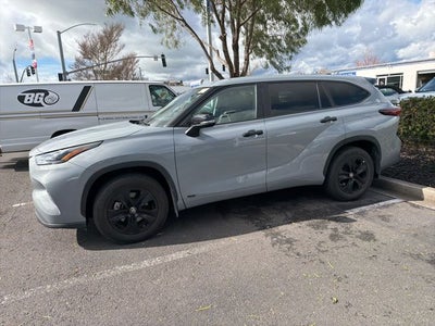 2024 Toyota Highlander Hybrid LE Nightshade