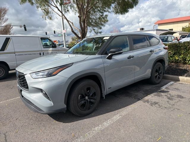 2024 Toyota Highlander Hybrid LE Nightshade