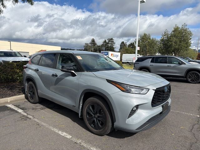 2024 Toyota Highlander Hybrid LE Nightshade
