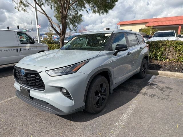 2024 Toyota Highlander Hybrid LE Nightshade