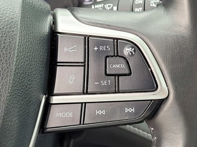 2024 Toyota Highlander Hybrid LE Nightshade