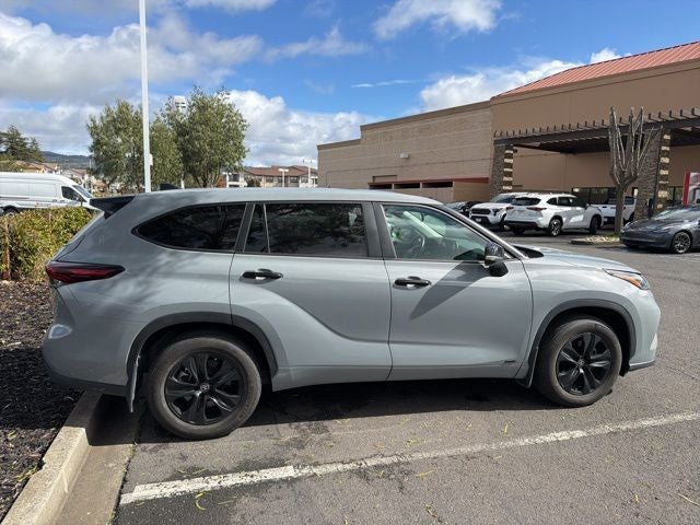 2024 Toyota Highlander Hybrid LE Nightshade